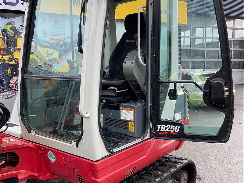 Minibagger Takeuchi TB 250