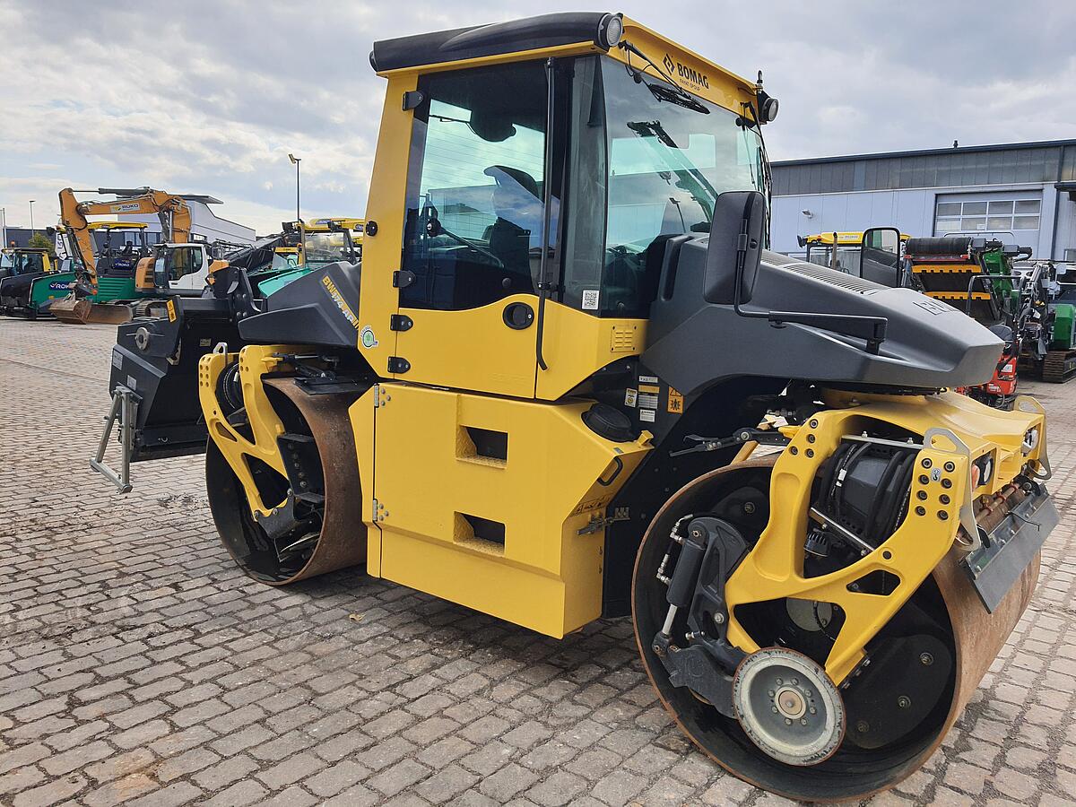 Tandemwalze Bomag BW 174 AP-4v