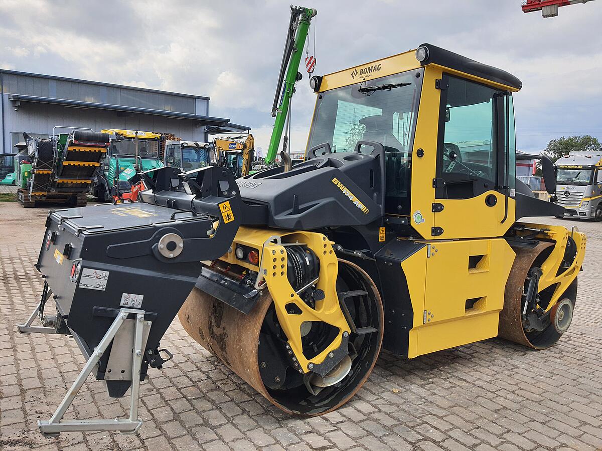 Tandemwalze Bomag BW 174 AP-4v